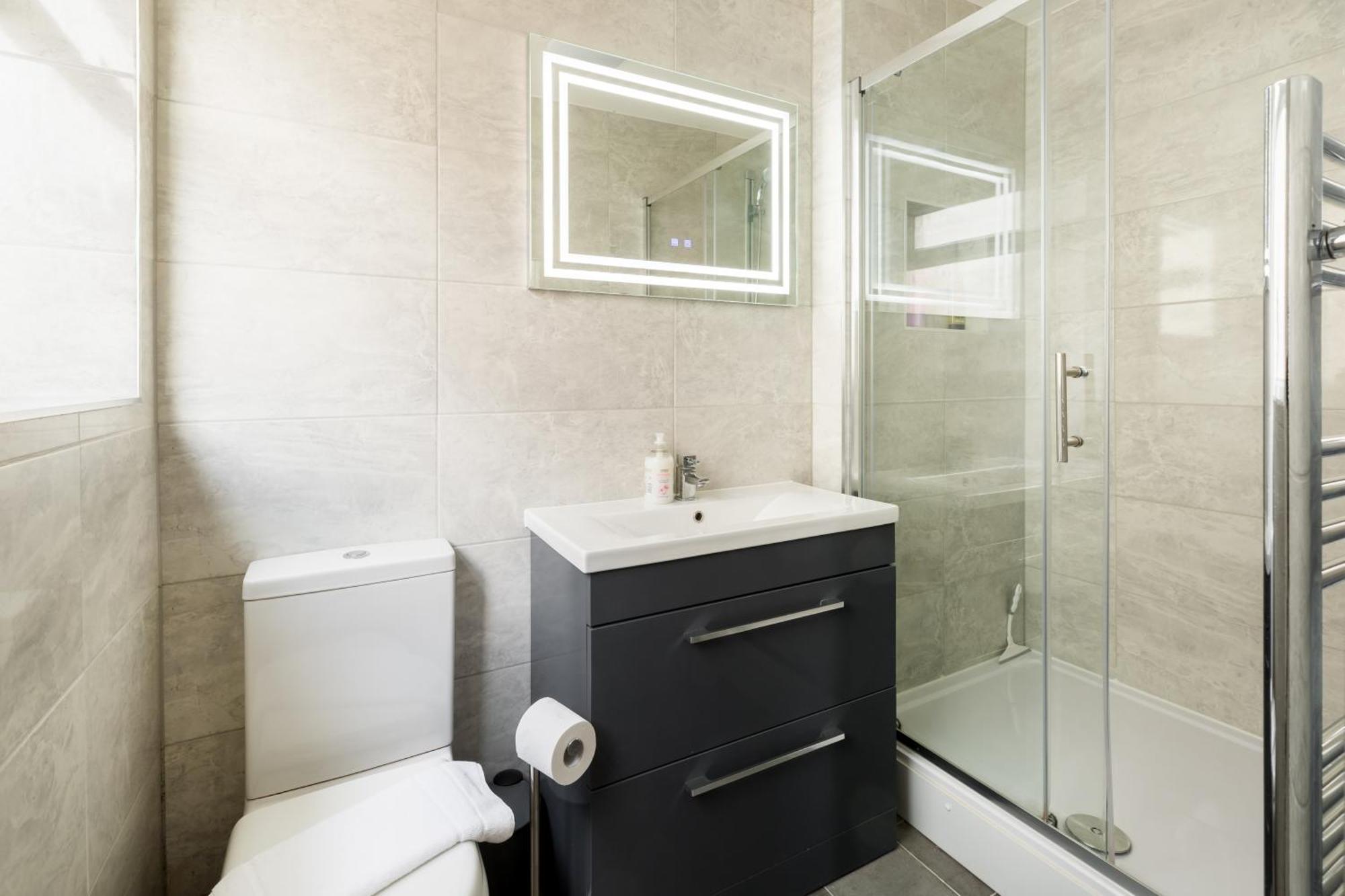1-Bedroom Apartment In Leamington Spa With Free Parking Exteriör bild