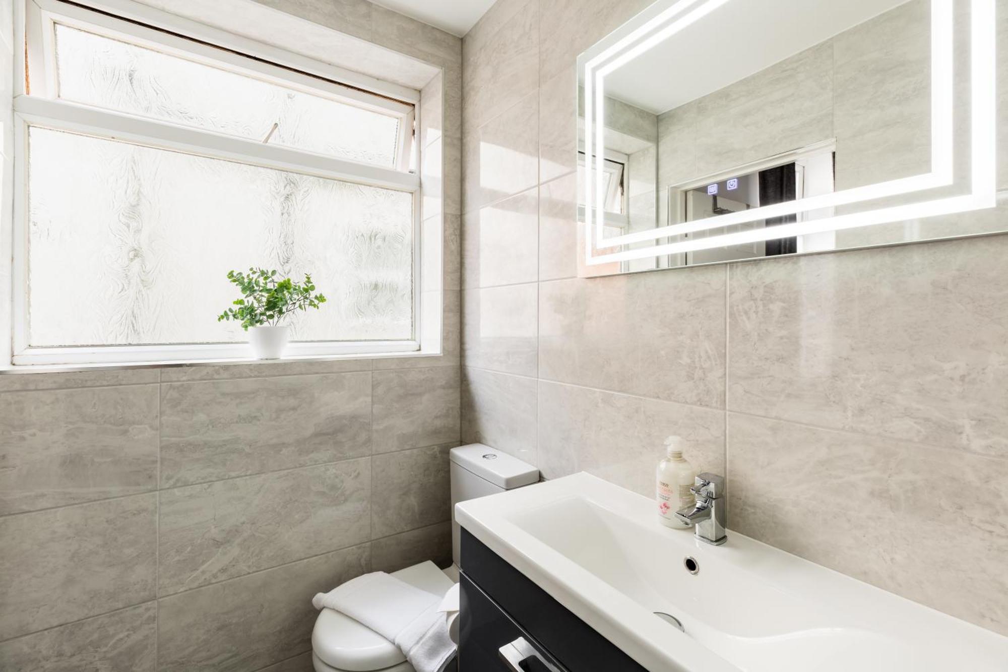 1-Bedroom Apartment In Leamington Spa With Free Parking Exteriör bild